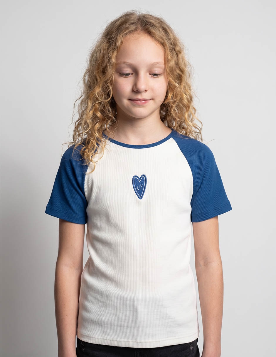 Playera manga regular para niña Playera manga regular para niña